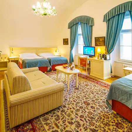 Josephine Old Town Square - Czech Leading Отель 4*