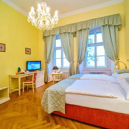 Josephine Old Town Square - Czech Leading Отель 4*